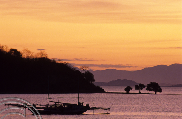 T4053. Sunset. Labuanbajo. Flores. Indonesia. 1992.