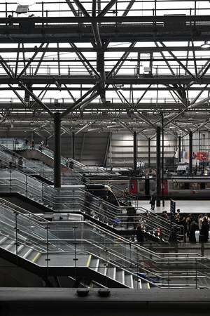 DG432718. View of the station. Leeds. 6.11.2024.