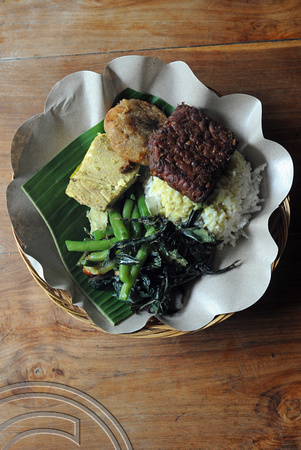 DG100730. Padang meal. Ubud. Bali. 12.1.12.