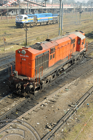 DG70206. WDM2a N0 17371 and WDP4b No 40005. Lucknow. India. 15.12.10.