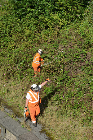 DG192627. Network Rail staff clearing vegetation. Grindleford. 8.9.14.