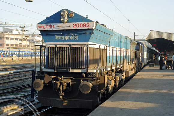 DG76188. WDM4 20092. Ashram Express. Ahmedabad. India. 11.3.11.