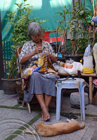 DG204940. Street dweller. Bangkok. Thailand. 3.2.15