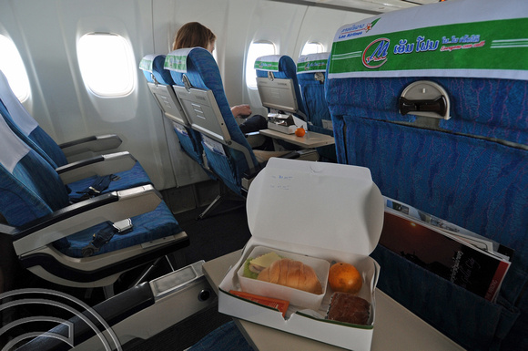 TD08655. Lao airlines meal. Laos. 4.1.09.