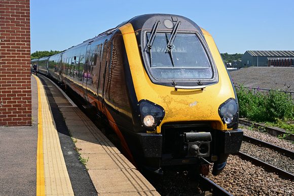 DG422689. 221142. 1D71. 1057 London Kings Cross to Bradford Interchange. Wakefield Kirkgate. 19.7.2024.