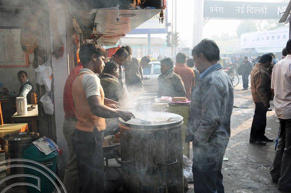 DG69546. Breakfast in the Paharganj. Delhi. India. 7.12.10.