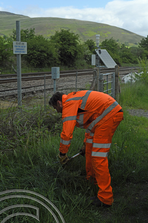 DG372466. Community Rail week volunteers. Edale. 27.5.2022.
