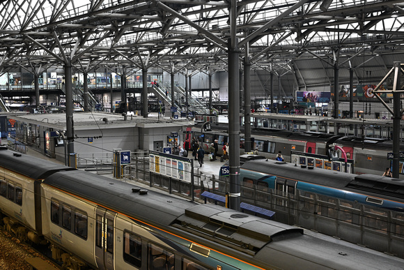 DG432720. View of the station. Leeds. 6.11.2024.