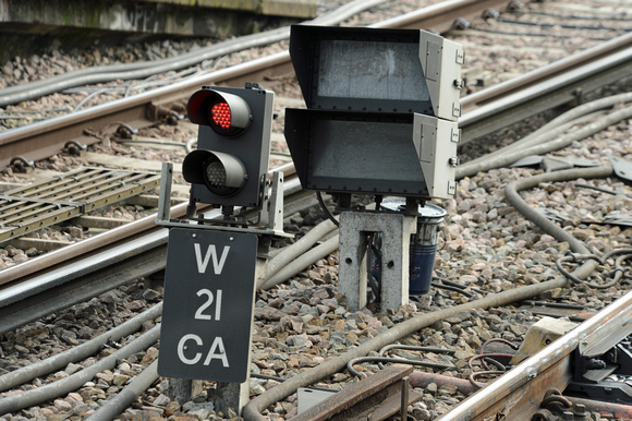 DG207309. LED ground signals. Waterloo. 11.3.15