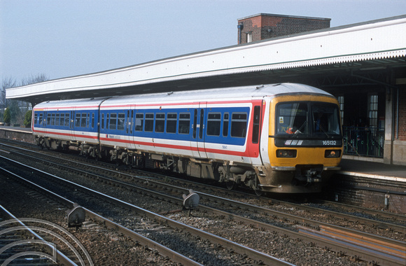 08874. 165132. 12.13 to Paddington (17 mins late). Leamington Spa. 19.02.2001