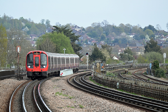 DG443556. Metropolitan line train. Northwick Park. 8.4.2025.