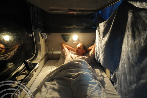 FDG11181. In my bed on the sleeper to Butterworth. Thailand. 26.1.09.
