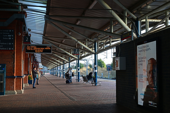 DG436088. Island platform. Rugby. 30.12.2024.