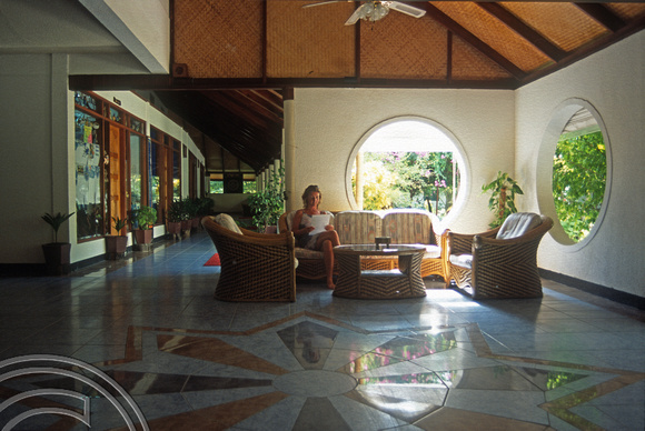 17260. Lynn in hotel reception. Eriyadoo Island. Maldives. 14.1
